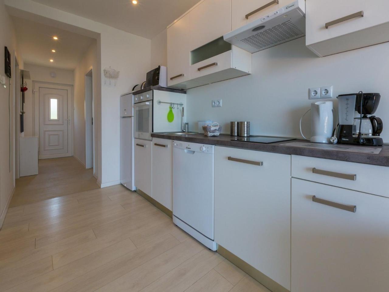 Apartments Lavarin Нови-Винодолски Экстерьер фото