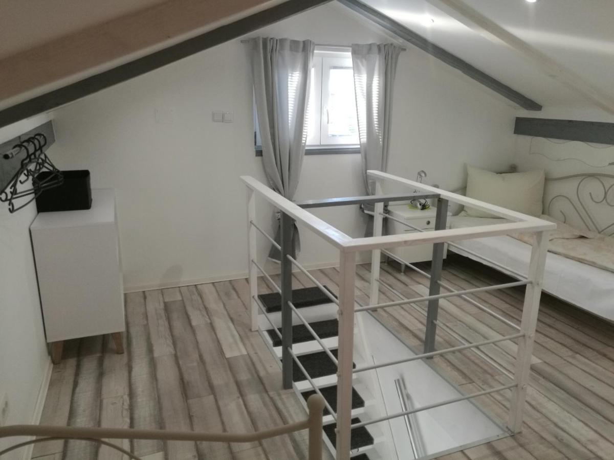 Apartments Lavarin Нови-Винодолски Экстерьер фото